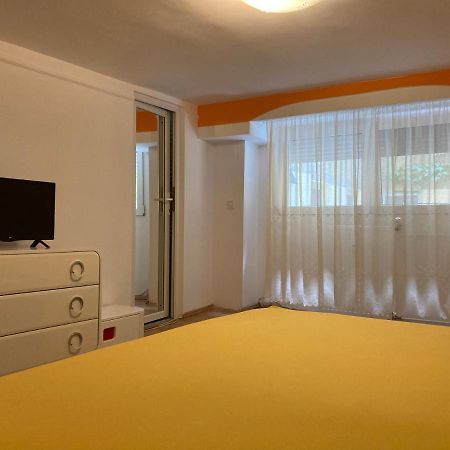 Ultracentral Apartment Near Moscovitz Palace Орадя Экстерьер фото